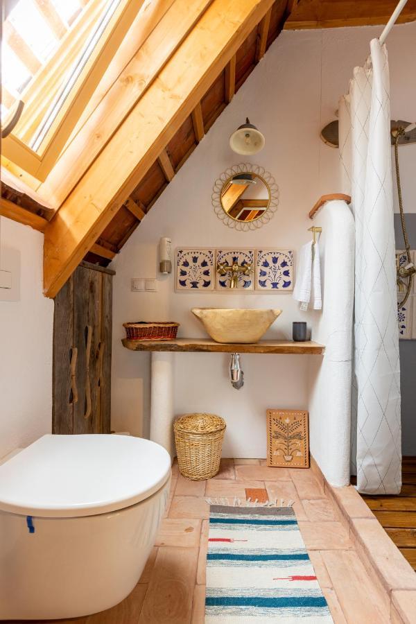 فندق Viscri 32 - White Barn And Blue House المظهر الخارجي الصورة