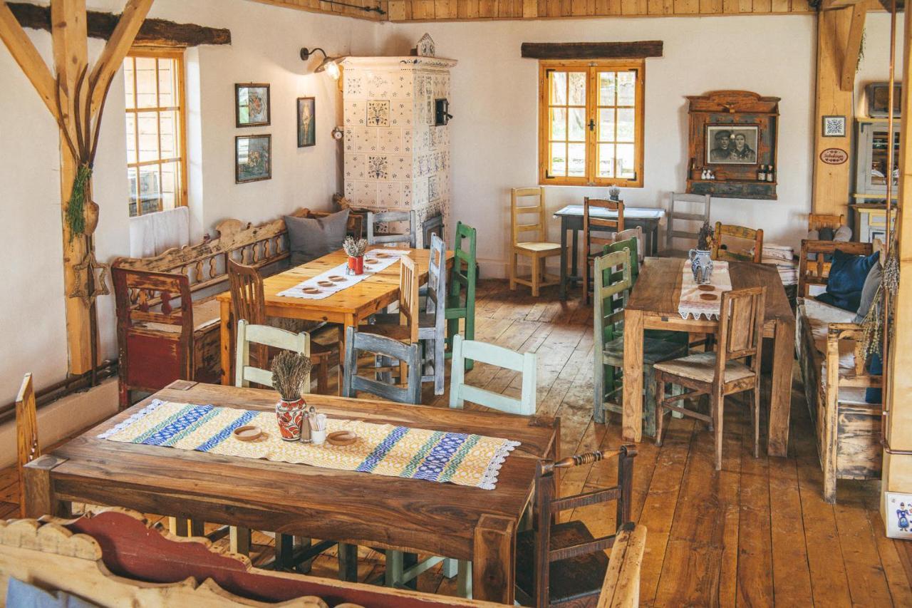 فندق Viscri 32 - White Barn And Blue House المظهر الخارجي الصورة