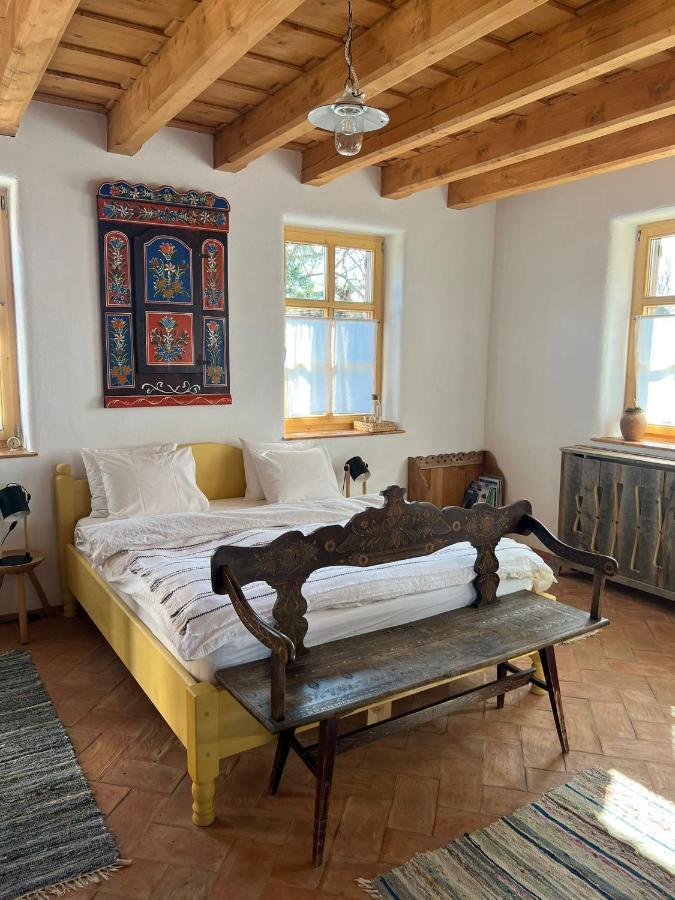 فندق Viscri 32 - White Barn And Blue House المظهر الخارجي الصورة