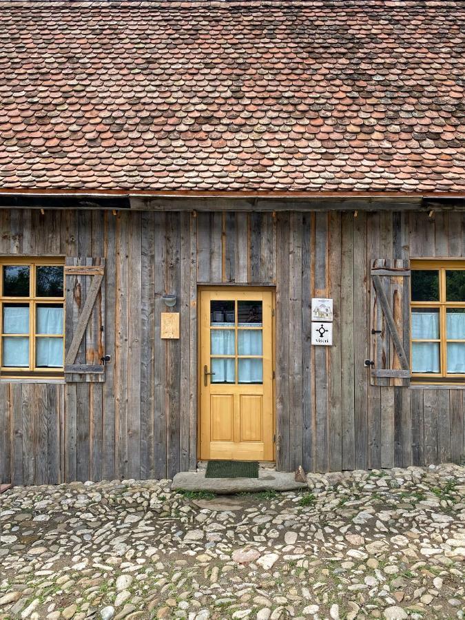 فندق Viscri 32 - White Barn And Blue House المظهر الخارجي الصورة
